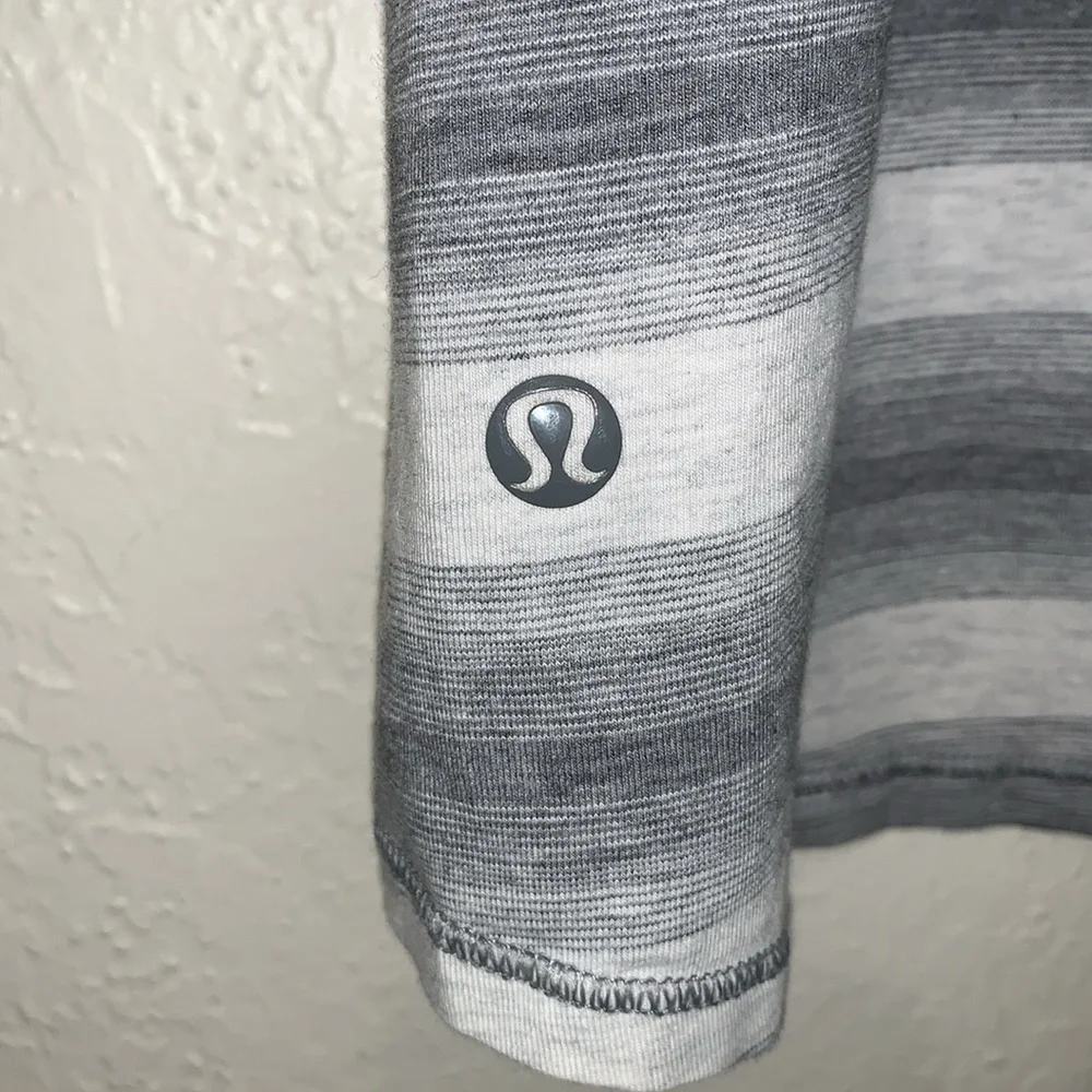 Lululemon Tank Top Racerback Striped Gray White Find Your Zen Size 4